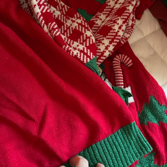 Ugly Sweater - Picture 8 of 8